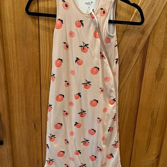 Kyte Baby Peach Print Sleep Sack - Picture 1 of 3
